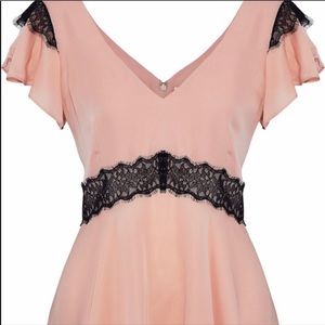 Cinq á Sept silk blouse. Light pink Size M. NWOT